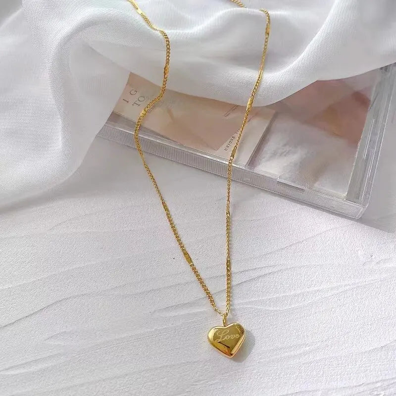 Tulip Bracelet and golden heart chain